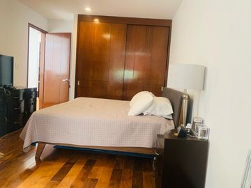 Casa en venta con amplio jardín de 3 recámaras, en fracc zona Zerezotla.