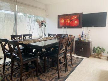 Casa en venta con amplio jardín de 3 recámaras, en fracc zona Zerezotla.
