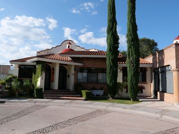 Casa en Venta   Estilo Mexicano Contemporaneo en Aguascalientes