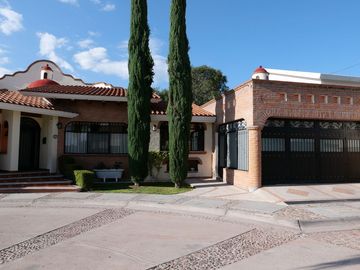 Casa en Venta   Estilo Mexicano Contemporaneo en Aguascalientes