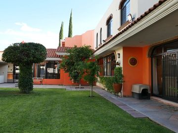 Casa en Venta   Estilo Mexicano Contemporaneo en Aguascalientes