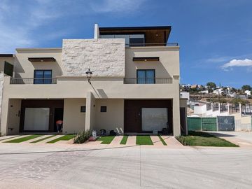 Desarrollo Residencial en Misión Schoenstatt, 3 Modelos de Casas de LUJO!