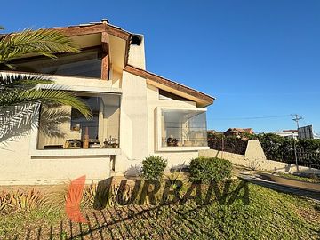 CASA EN GABRIELA MISTRAL CON POTENCIAL COMERCIAL