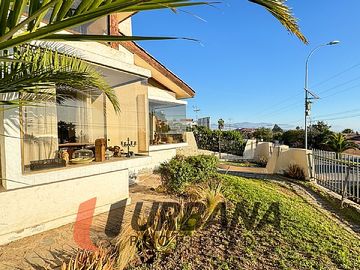 CASA EN GABRIELA MISTRAL CON POTENCIAL COMERCIAL