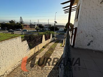 CASA EN GABRIELA MISTRAL CON POTENCIAL COMERCIAL