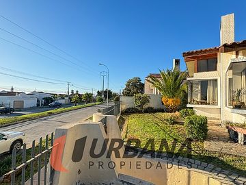 CASA EN GABRIELA MISTRAL CON POTENCIAL COMERCIAL