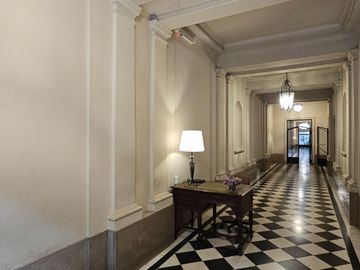 Venta Depto Semi Piso 3 amb en San Nicolás CABA.