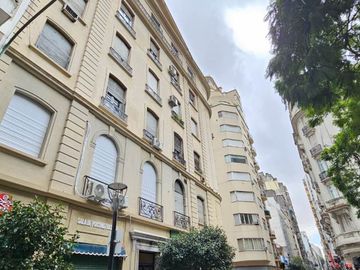 Venta Depto Semi Piso 3 amb en San Nicolás CABA.