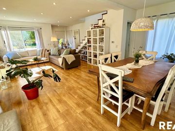 BELLISIMA CASA EN VENTA BARRIO LOS TILOS PILAR