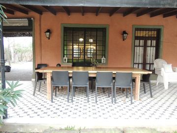 HERMOSA CASA QUINTA EN BARRIO PARQUE GORRITI