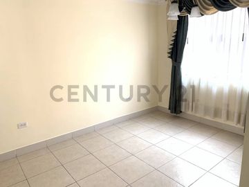 Vendo casa 190 m2 en conjunto sector mitad del mundo