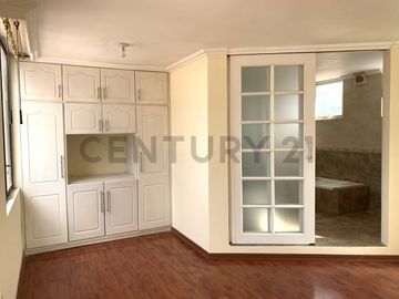 Vendo casa 190 m2 en conjunto sector mitad del mundo
