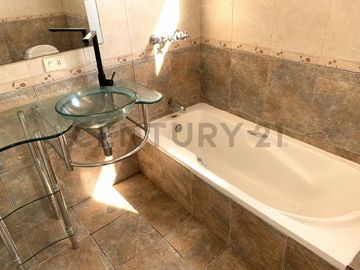 Vendo casa 190 m2 en conjunto sector mitad del mundo