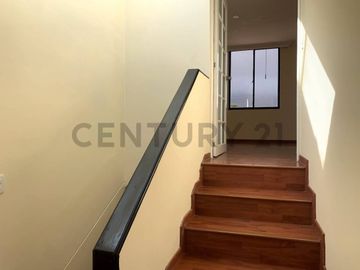 Vendo casa 190 m2 en conjunto sector mitad del mundo