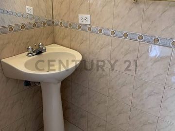 Vendo casa 190 m2 en conjunto sector mitad del mundo