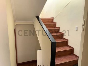 Vendo casa 190 m2 en conjunto sector mitad del mundo
