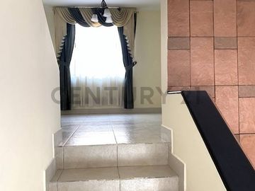 Vendo casa 190 m2 en conjunto sector mitad del mundo