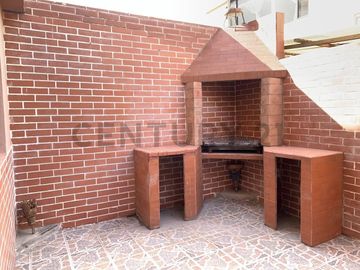 Vendo casa 190 m2 en conjunto sector mitad del mundo