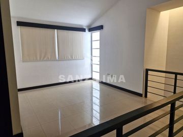 PALMA REAL: Casa confortable, con gran iluminación y terminados de lujo.