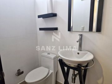 PALMA REAL: Casa confortable, con gran iluminación y terminados de lujo.