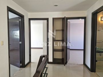 PALMA REAL: Casa confortable, con gran iluminación y terminados de lujo.
