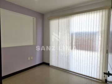 PALMA REAL: Casa confortable, con gran iluminación y terminados de lujo.