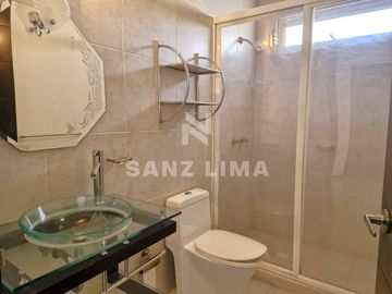 PALMA REAL: Casa confortable, con gran iluminación y terminados de lujo.