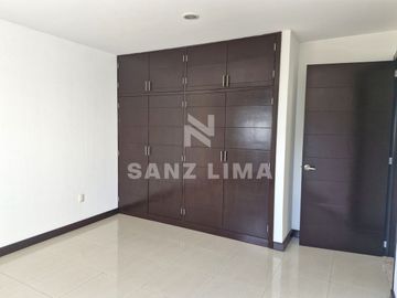 PALMA REAL: Casa confortable, con gran iluminación y terminados de lujo.