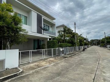 Family House in Chiang Mai, close to city center