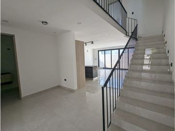Casa en venta en Cumbres Santoral en Garcia