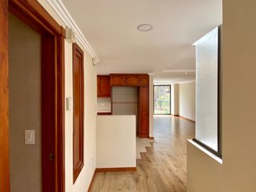 Departamento en venta. Puertas del Sol, Cuenca
