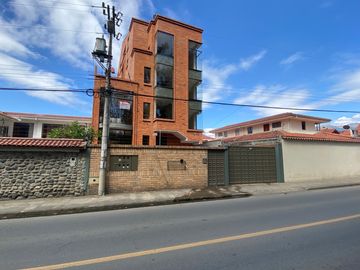 Departamento en venta. Puertas del Sol, Cuenca