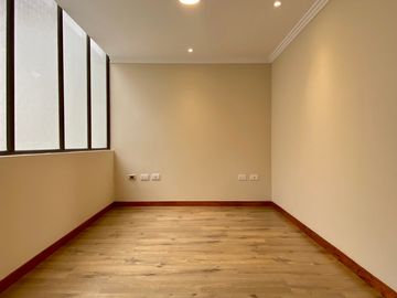 Departamento en venta. Puertas del Sol, Cuenca