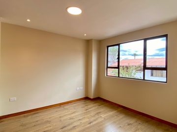 Departamento en venta. Puertas del Sol, Cuenca
