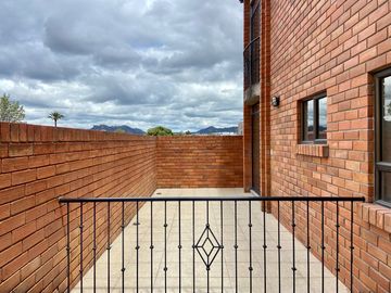 Departamento en Venta. Puertas del Sol, Cuenca. Con terraza