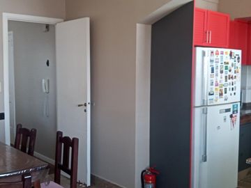 MARAVILLOSO PISO EN VICENTE LÓPEZ, Sobre Avda. Maipú 400, 4 ambientes, Cocina Comedor Diario y Dormitorio de servicio.