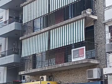 MARAVILLOSO PISO EN VICENTE LÓPEZ, Sobre Avda. Maipú 400, 4 ambientes, Cocina Comedor Diario y Dormitorio de servicio.