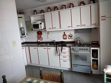 Excelente oportunidad Dúplex con cochera, 3a, 2 balcón terrraza, muy buen estado original