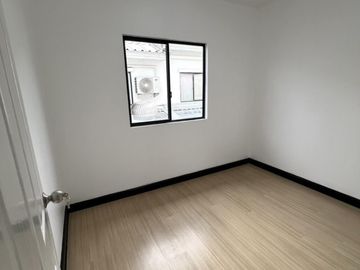 FOR SELL townhouse Baan Pruksa 40 Rangsit Klong 3 MRT-Phetchaburi CX-102298