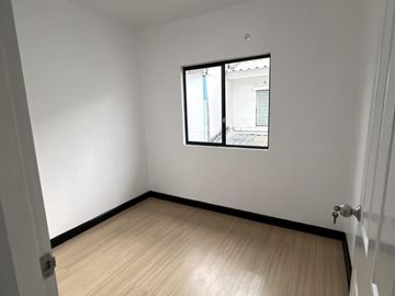 FOR SELL townhouse Baan Pruksa 40 Rangsit Klong 3 MRT-Phetchaburi CX-102298