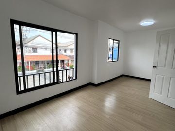 FOR SELL townhouse Baan Pruksa 40 Rangsit Klong 3 MRT-Phetchaburi CX-102298