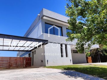 Casa 5 dormitorios venta en San Marco, Villa Nueva