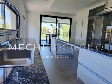 Casa 5 dormitorios venta en San Marco, Villa Nueva