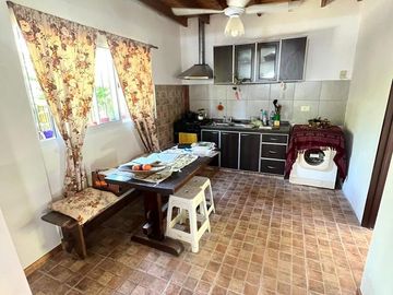 Casa 3 ambientes  en venta en complejo arbolado con parque- Ituzaingó Norte