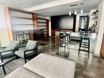 Residencia de Lujo en Condominio  Venta  en La Florida
