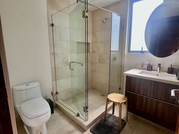 Residencia de Lujo en Condominio  Venta  en La Florida