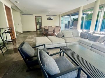 Residencia de Lujo en Condominio  Venta  en La Florida