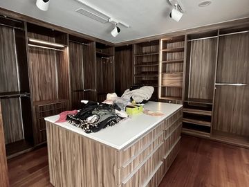 Residencia de Lujo en Condominio  Venta  en La Florida