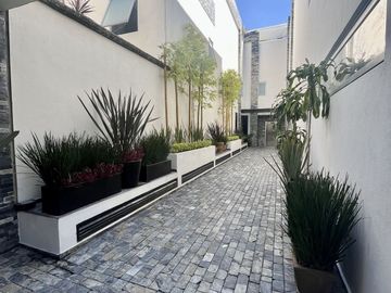 Residencia de Lujo en Condominio  Venta  en La Florida
