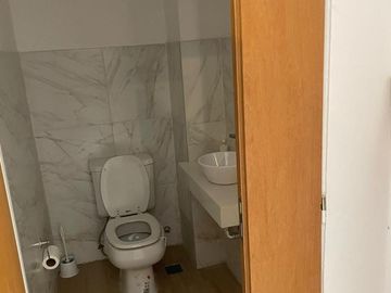 Venta - Gran ambiente tipo loft c/balcón y patio al frente. Muy luminoso - Belgrano - A estrenar